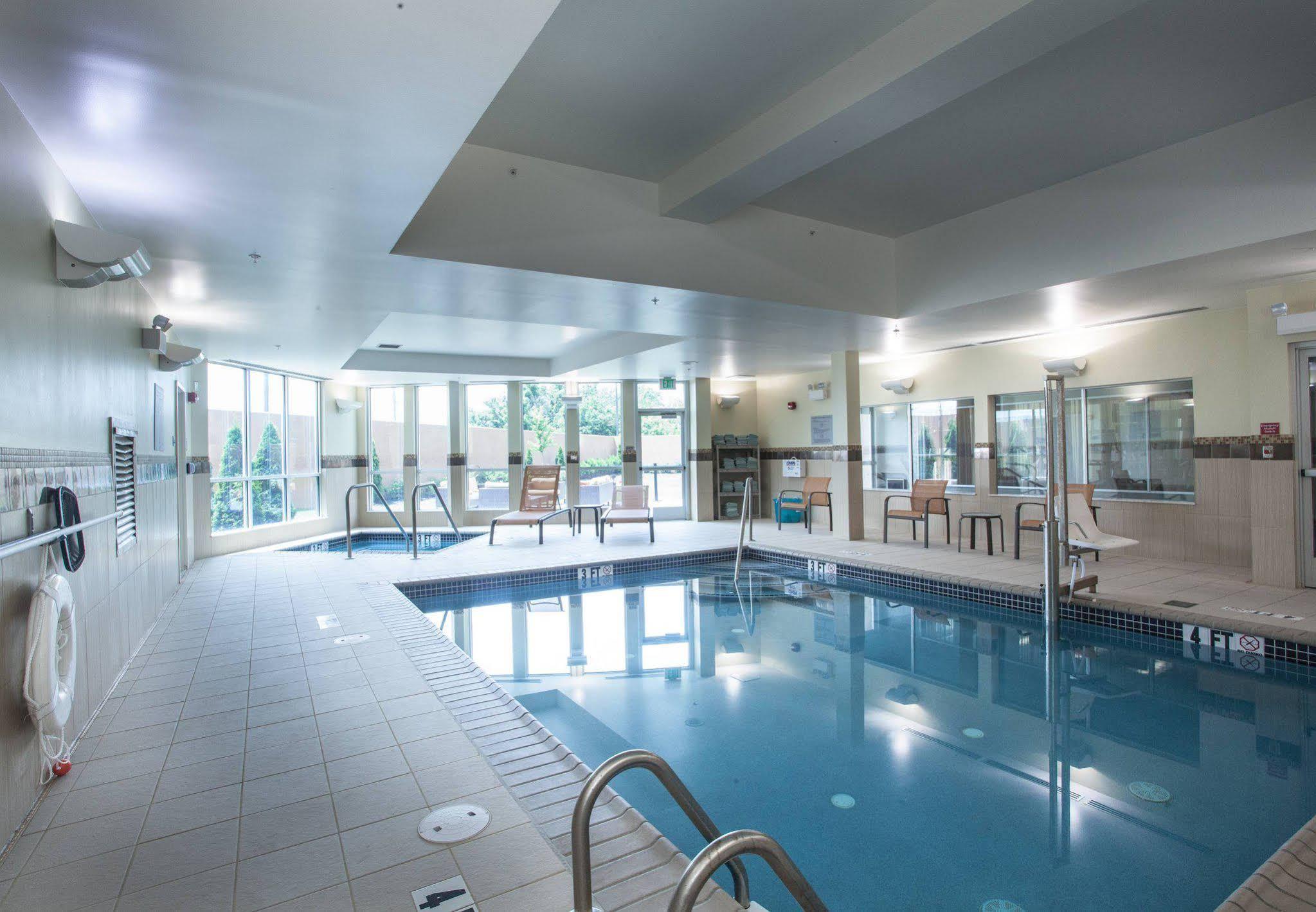 Courtyard By Marriott York Hotel Ngoại thất bức ảnh