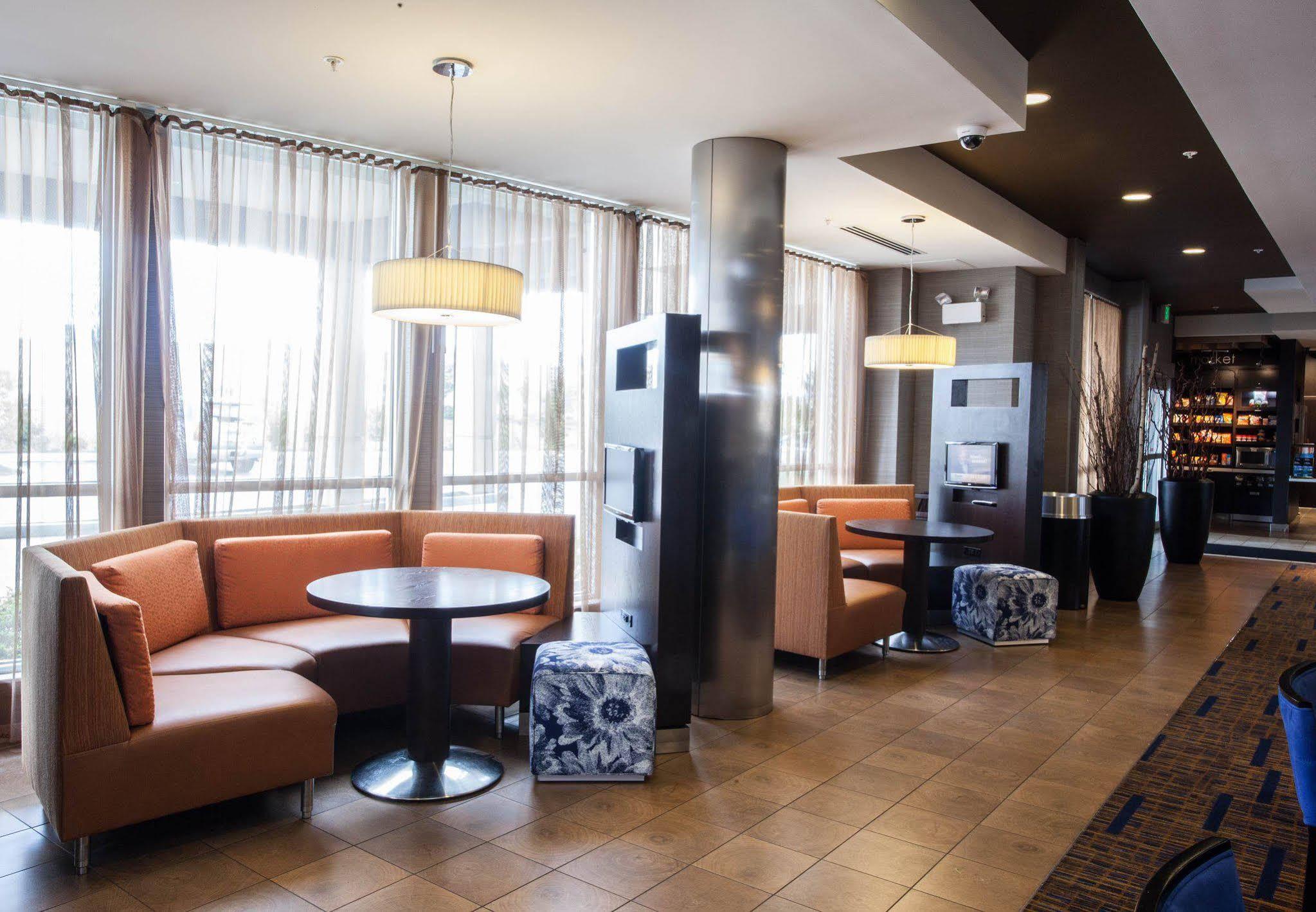 Courtyard By Marriott York Hotel Ngoại thất bức ảnh