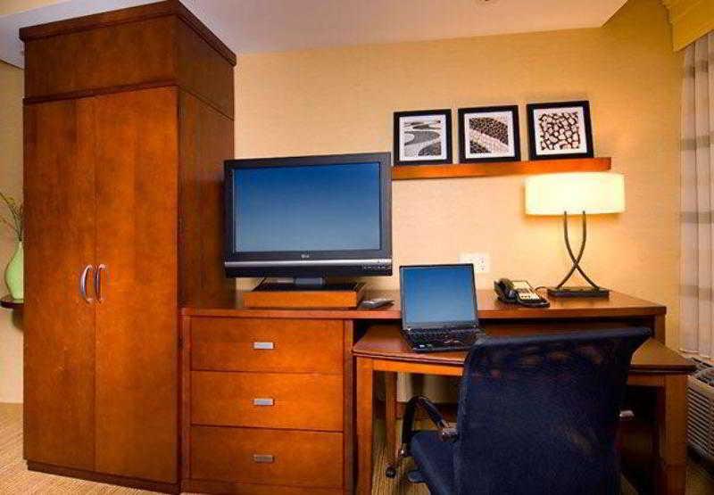 Courtyard By Marriott York Hotel Ngoại thất bức ảnh