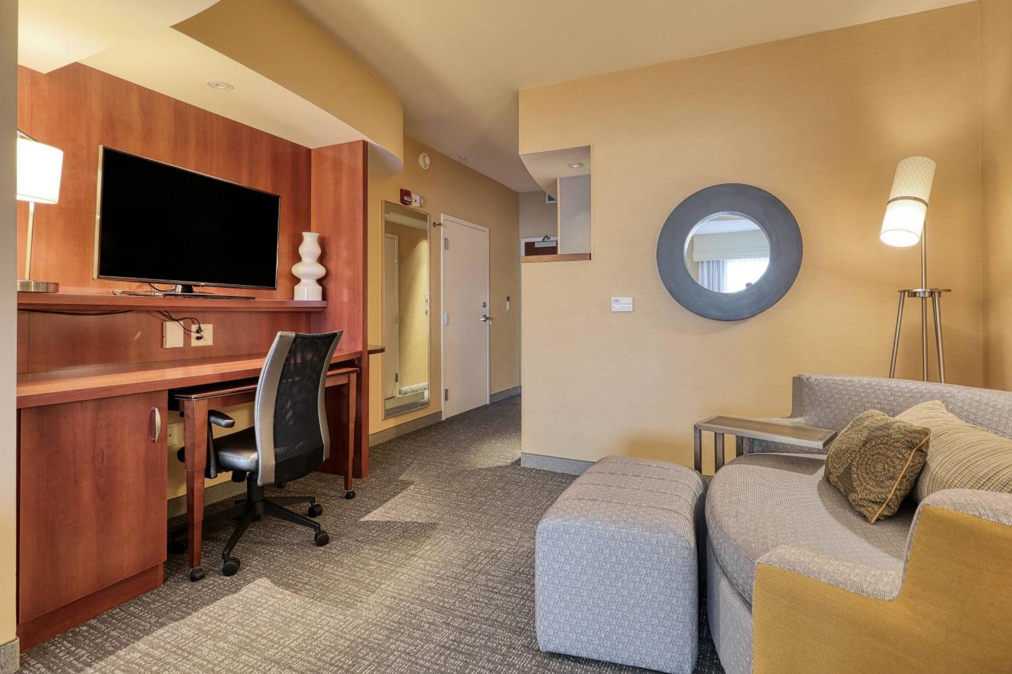 Courtyard By Marriott York Hotel Ngoại thất bức ảnh