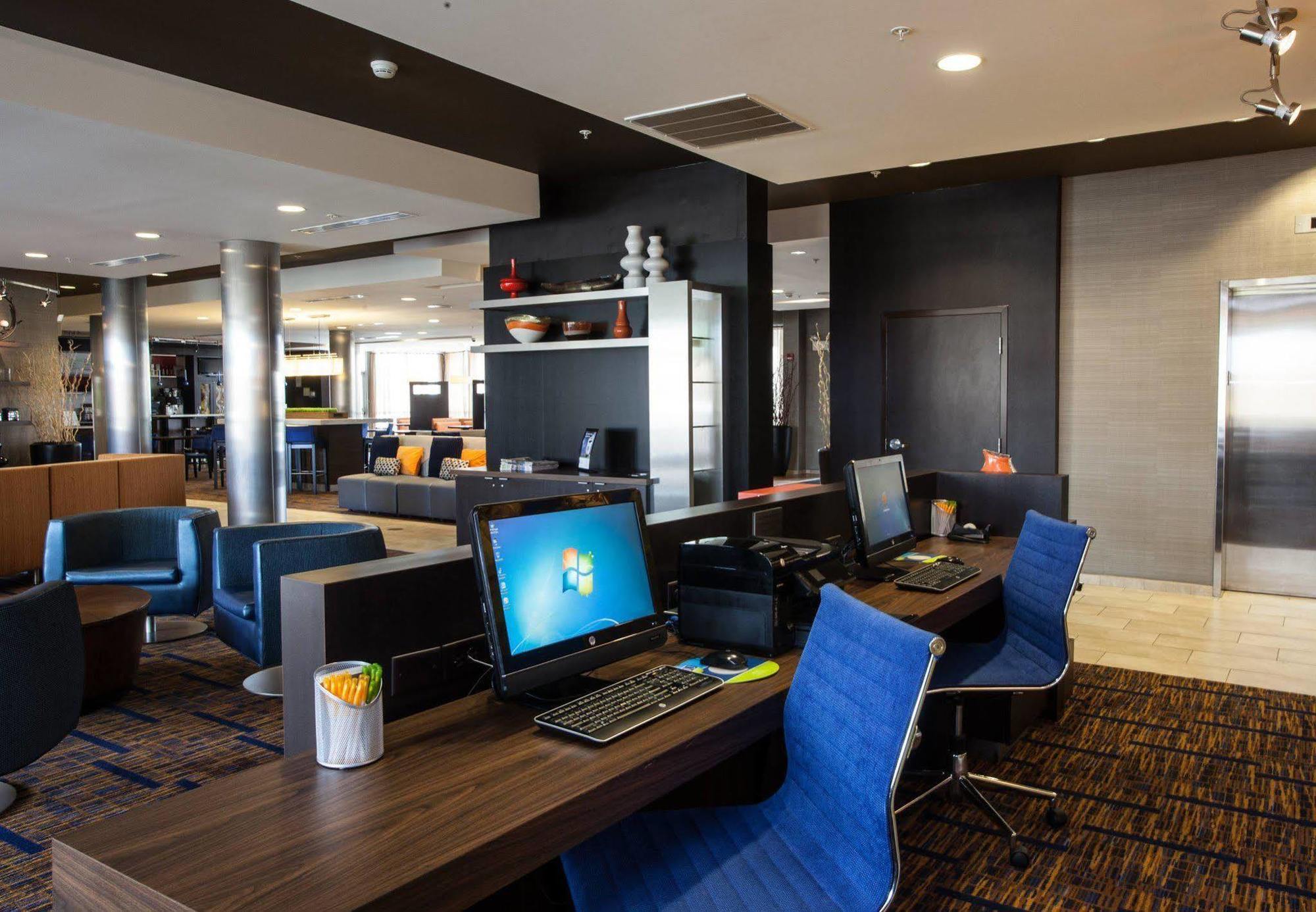 Courtyard By Marriott York Hotel Ngoại thất bức ảnh